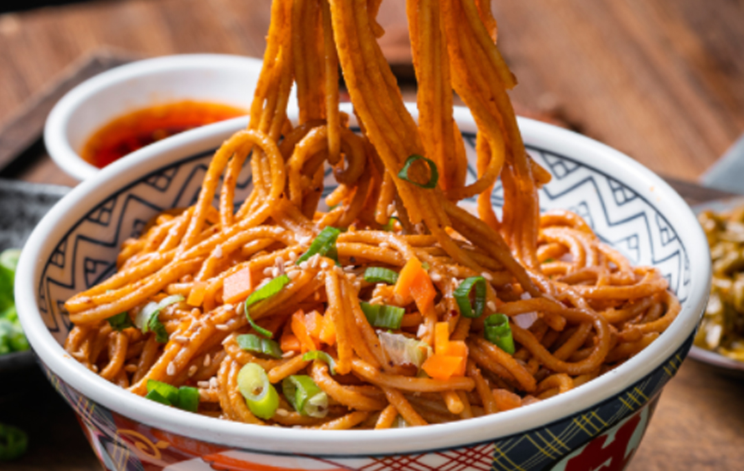 与山西刀削面,两广伊府面,四川担担面,郑州烩面并称为中国五大名面,是